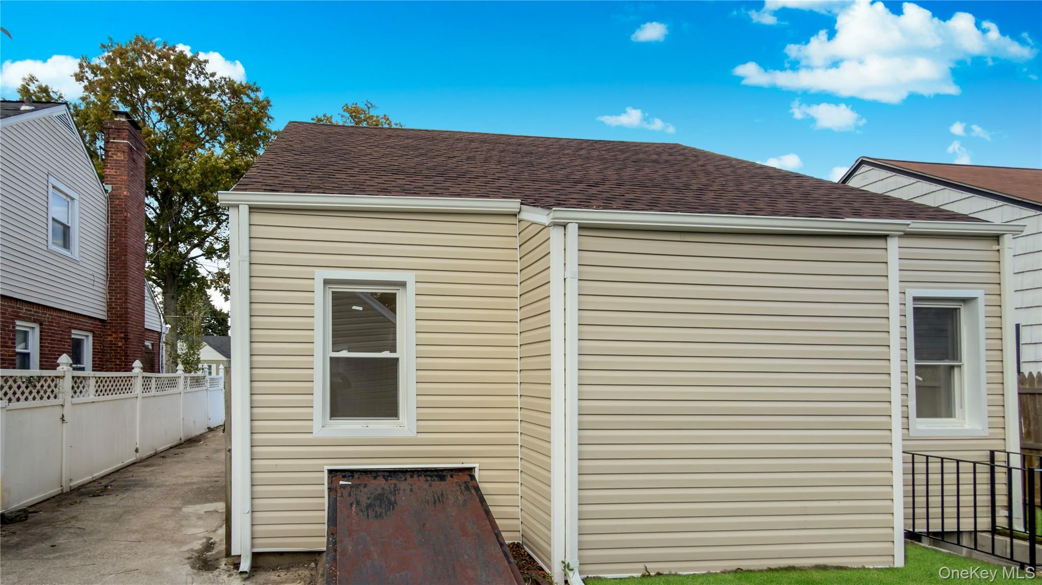 Single Family Windsor Nassau County, NY 11550, MLS-928282-40