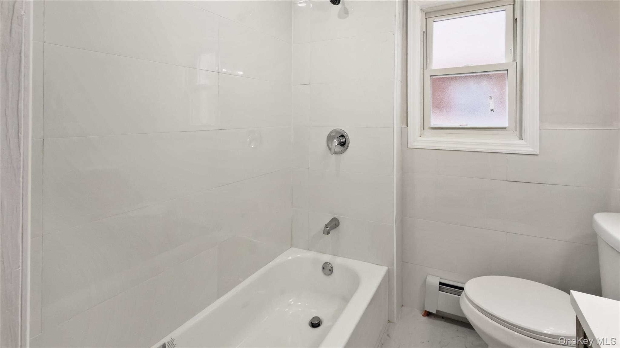 Single Family Windsor Nassau County, NY 11550, MLS-928282-42