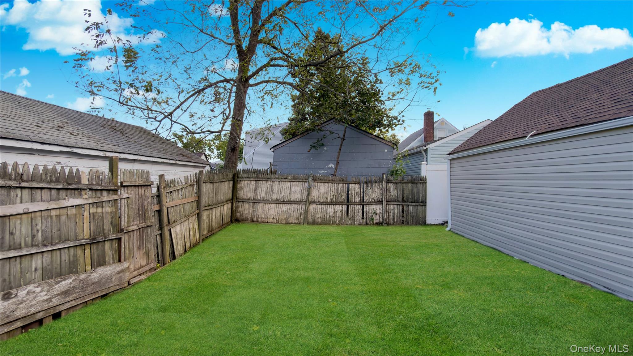 Single Family Windsor Nassau County, NY 11550, MLS-928282-43