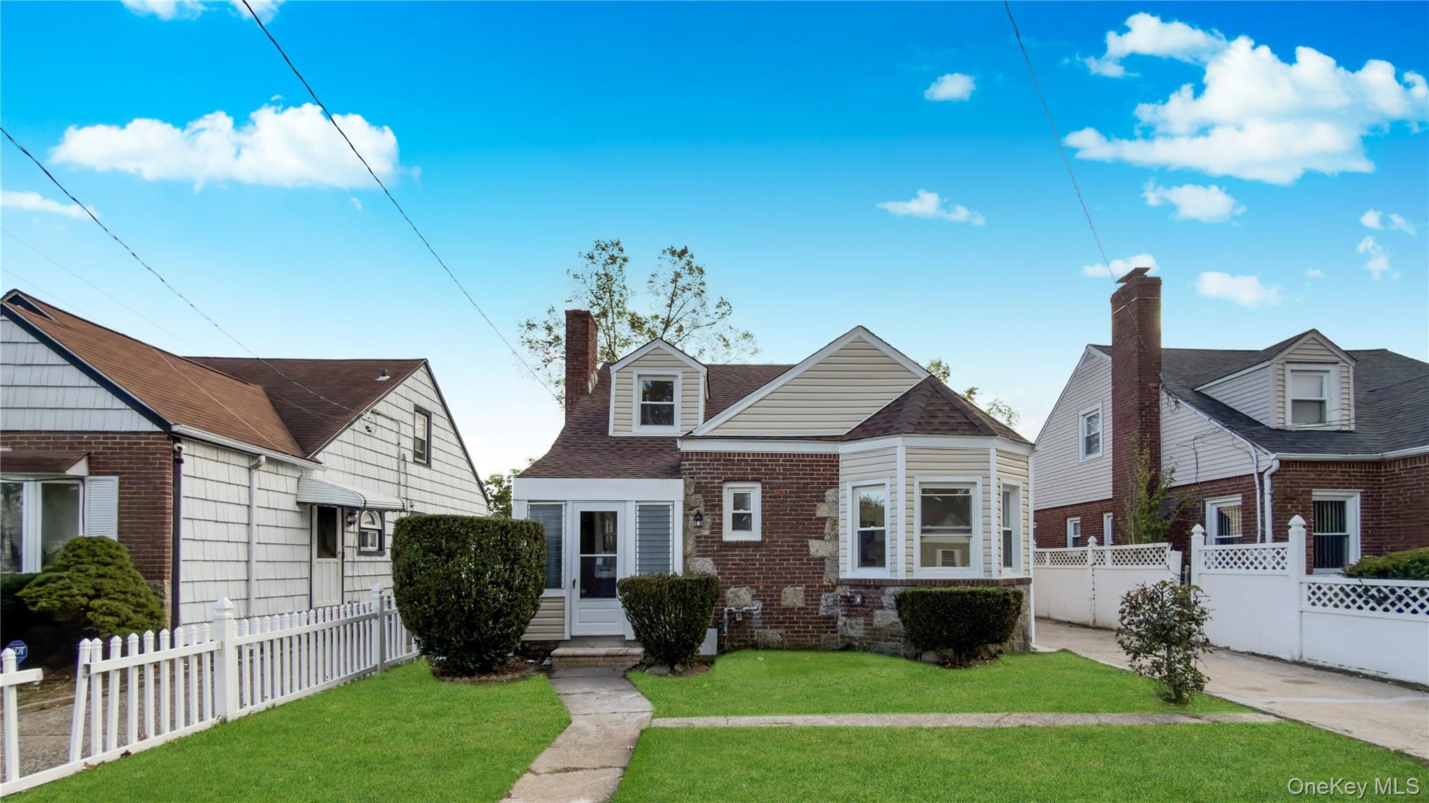 Single Family Windsor Nassau County, NY 11550, MLS-928282-9