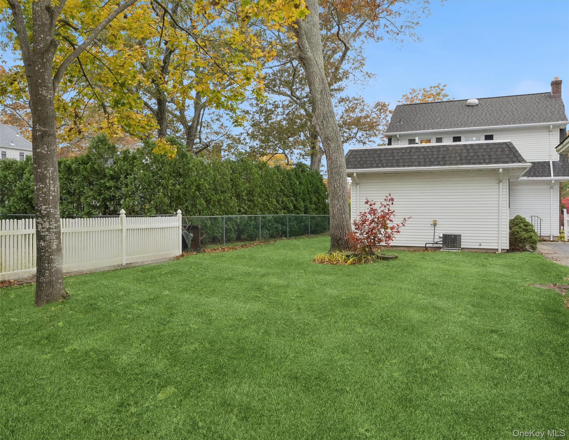 Single Family Woodhull  Suffolk County, NY 11901, MLS-928285-4