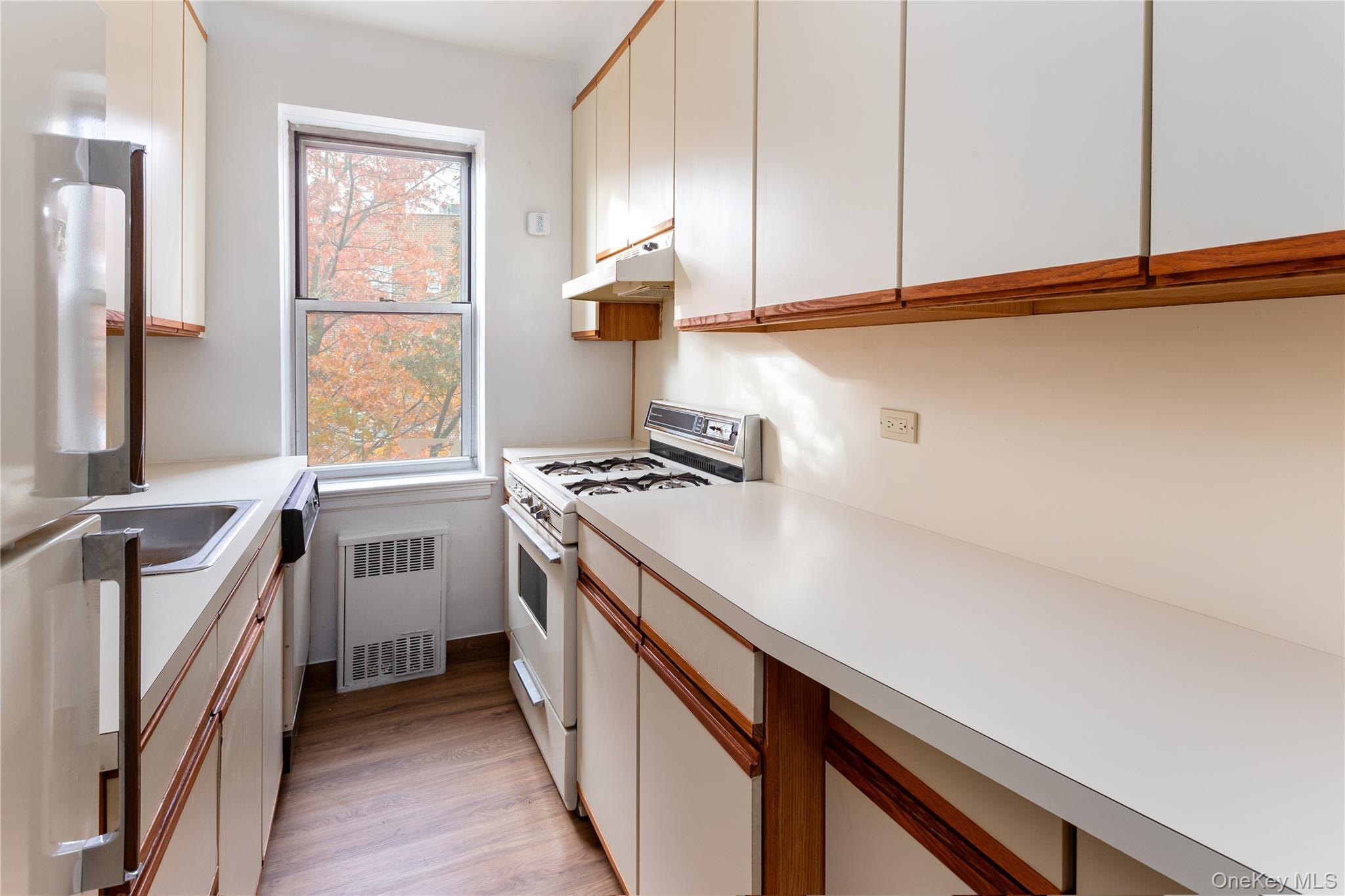 Coop Hudson Manor  Bronx, NY 10463, MLS-928297-4