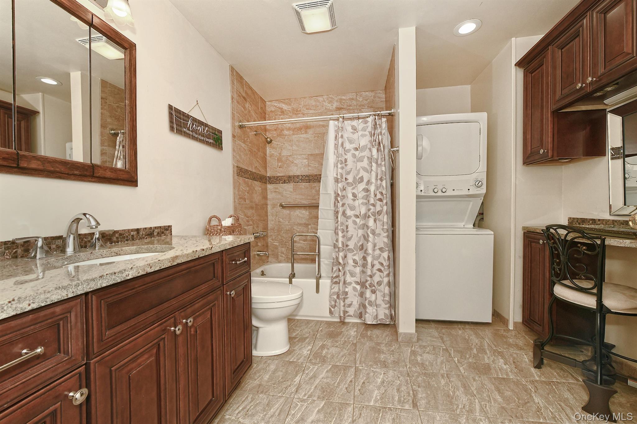 Single Family Plaisted  Suffolk County, NY 11788, MLS-928324-28