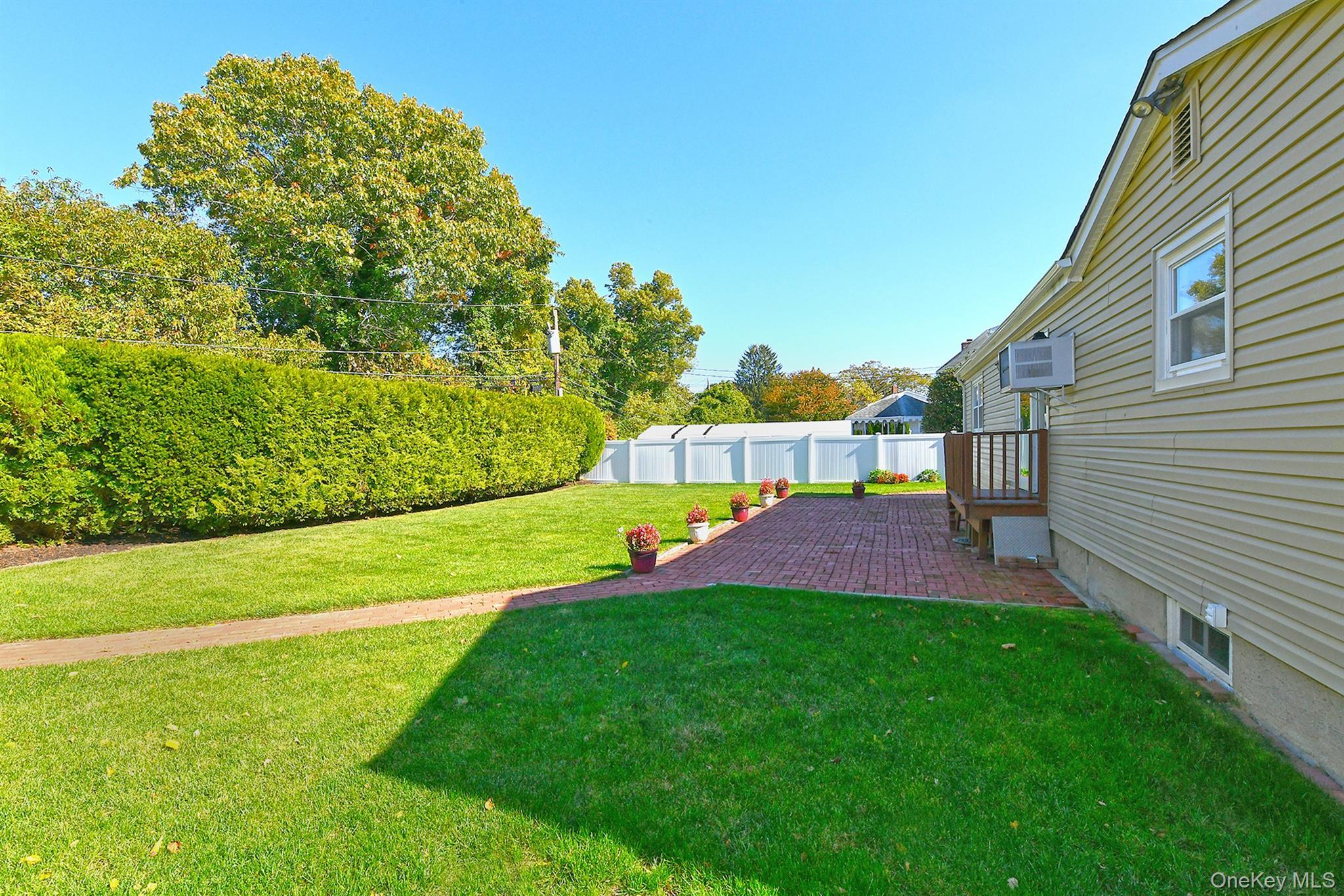 Single Family Plaisted  Suffolk County, NY 11788, MLS-928324-33