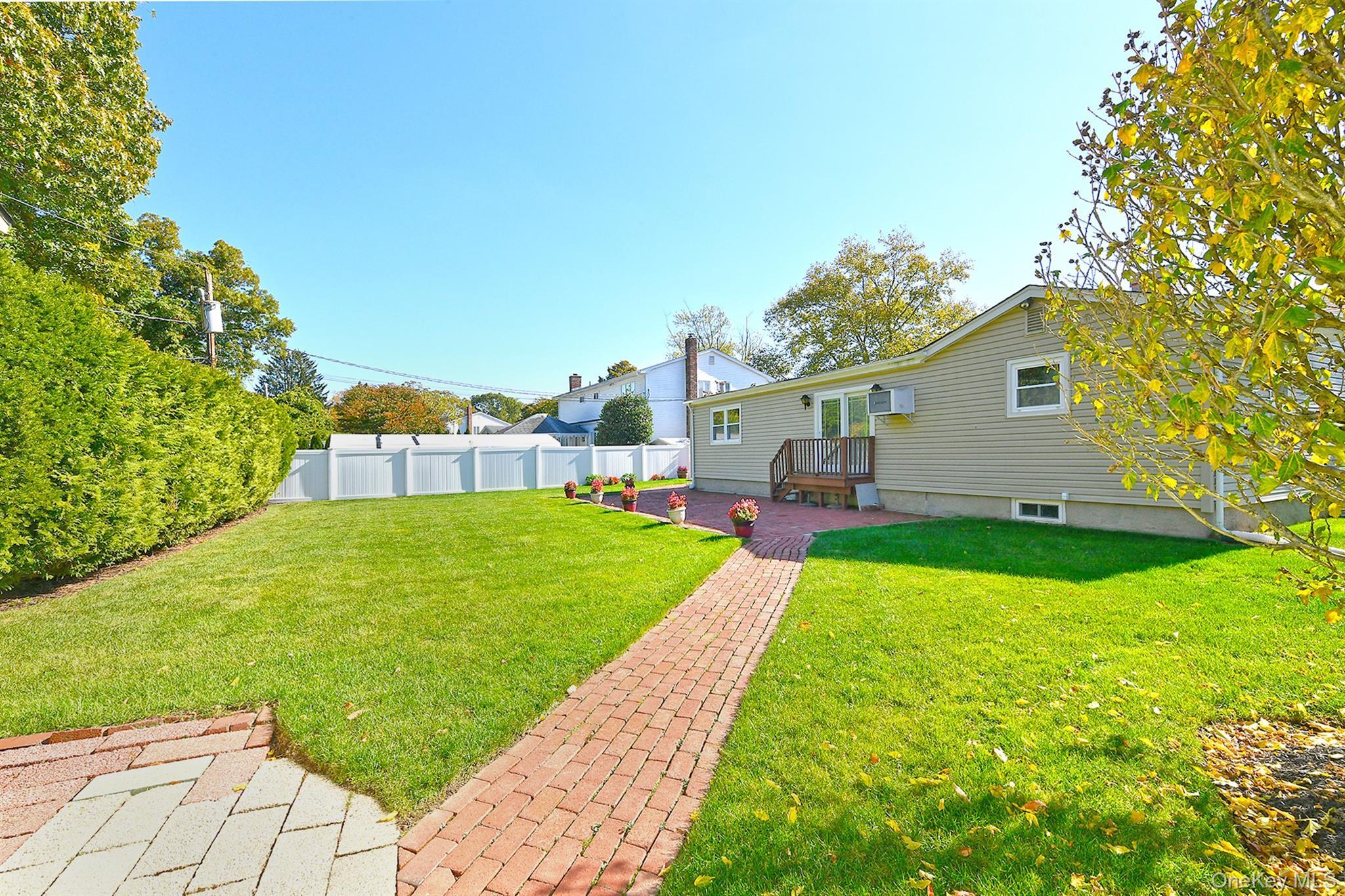Single Family Plaisted  Suffolk County, NY 11788, MLS-928324-34
