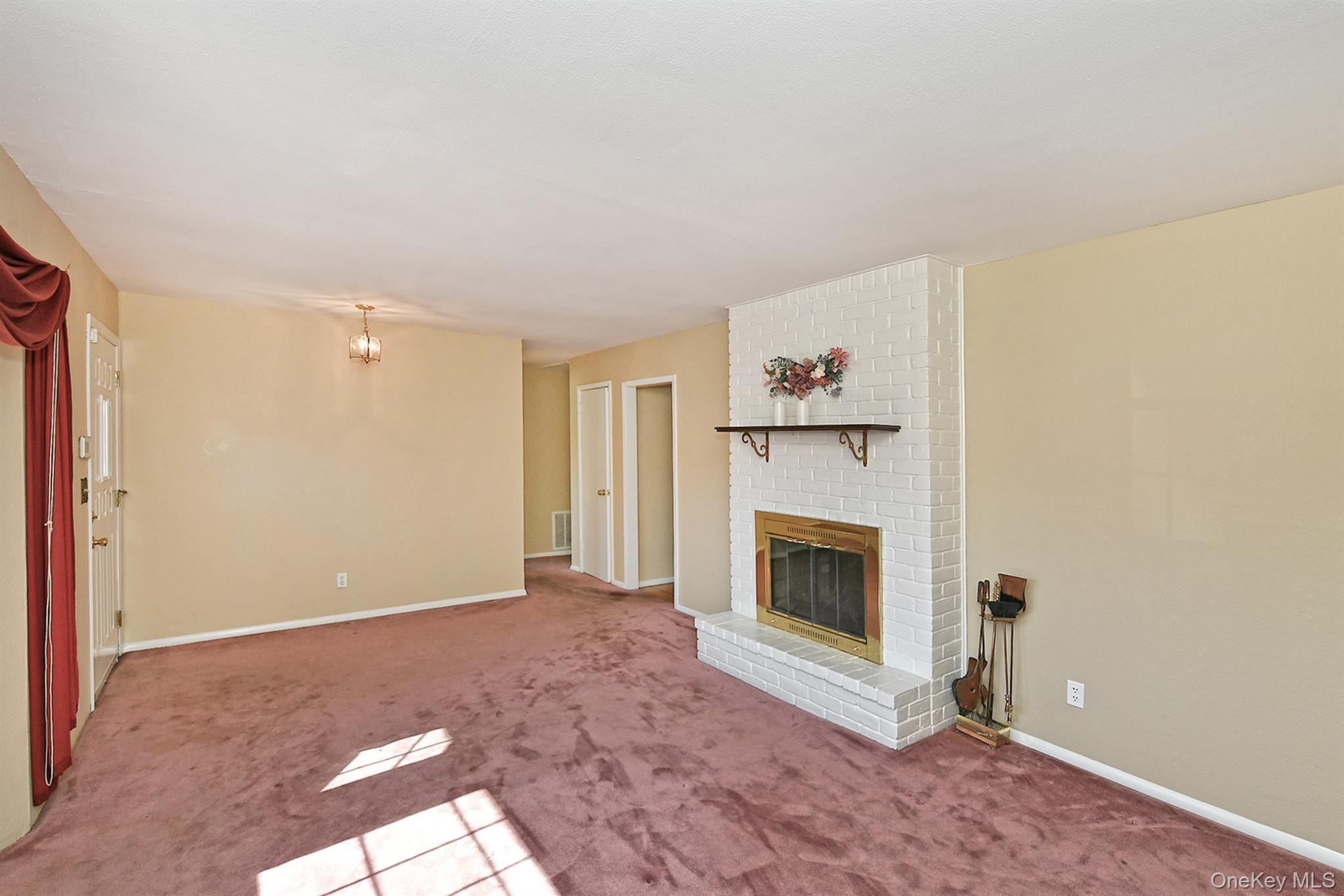 Single Family Plaisted  Suffolk County, NY 11788, MLS-928324-8