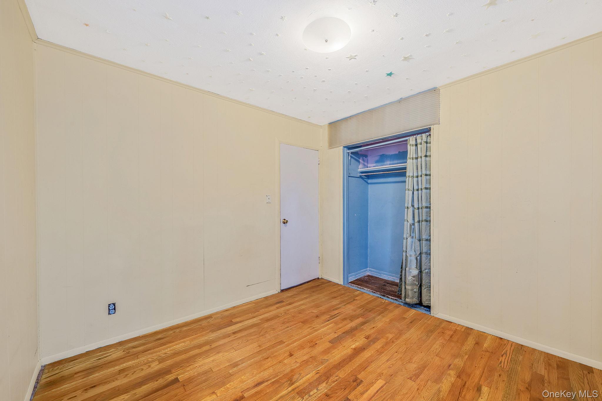 Single Family Jerusalem  Nassau County, NY 11554, MLS-928330-15