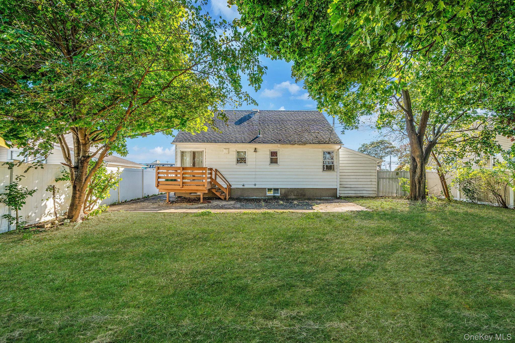 Single Family Jerusalem  Nassau County, NY 11554, MLS-928330-5