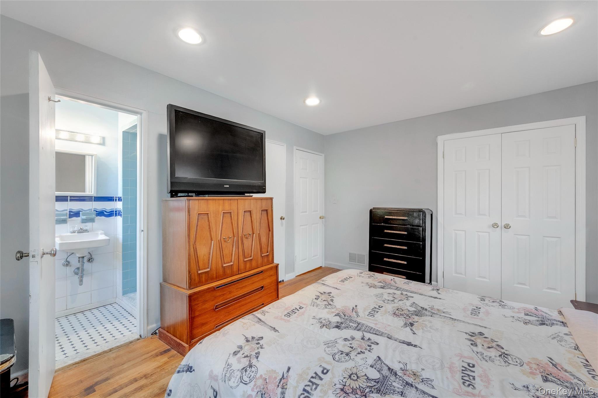 Single Family Goldens Bridge Westchester County, NY 10536, MLS-928388-24