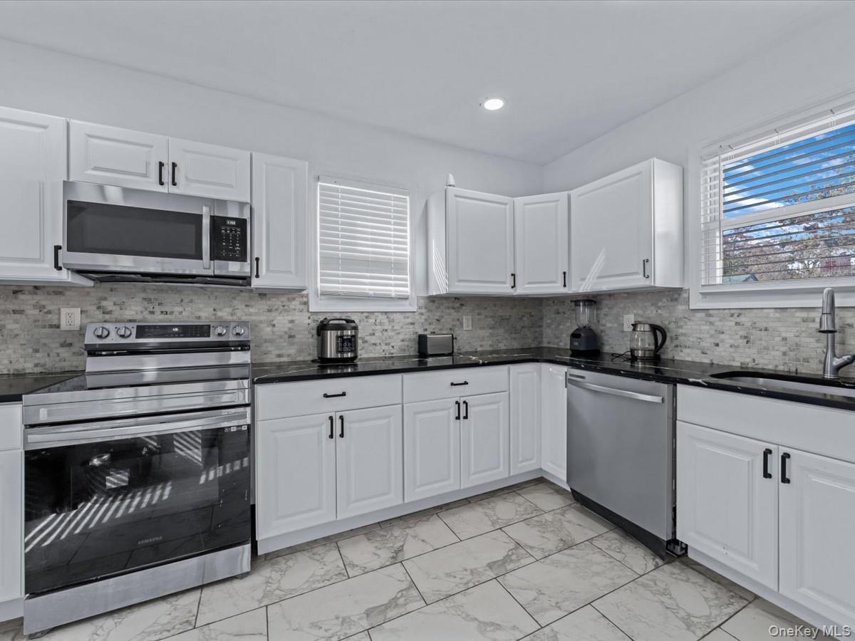 Single Family James Ll Burrell  Nassau County, NY 11550, MLS-928391-8