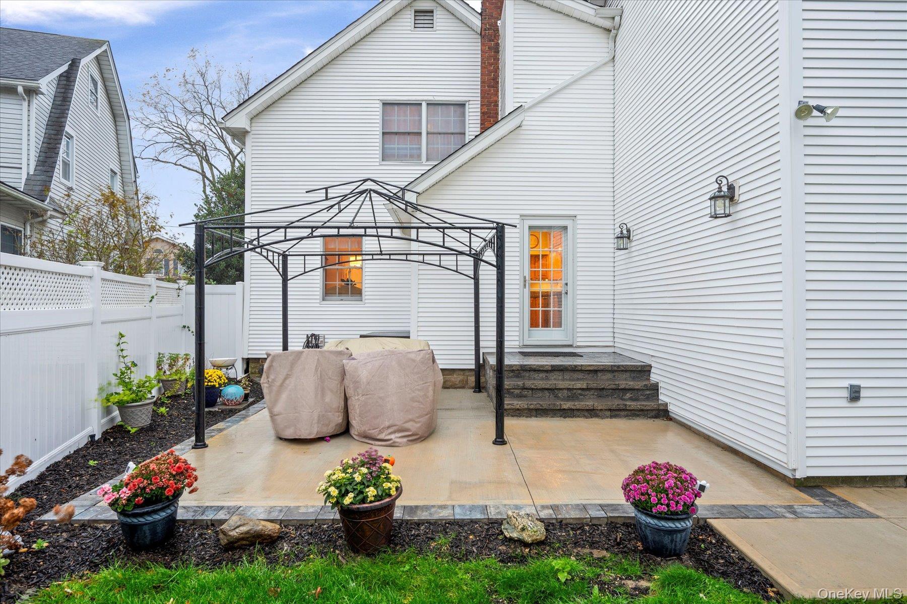 Single Family Marvin  Suffolk County, NY 11772, MLS-928415-3