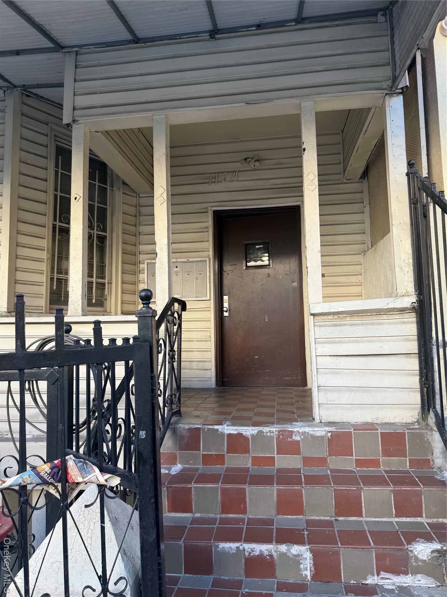 Single Family Fox Bronx, NY 10459, MLS-928422-2