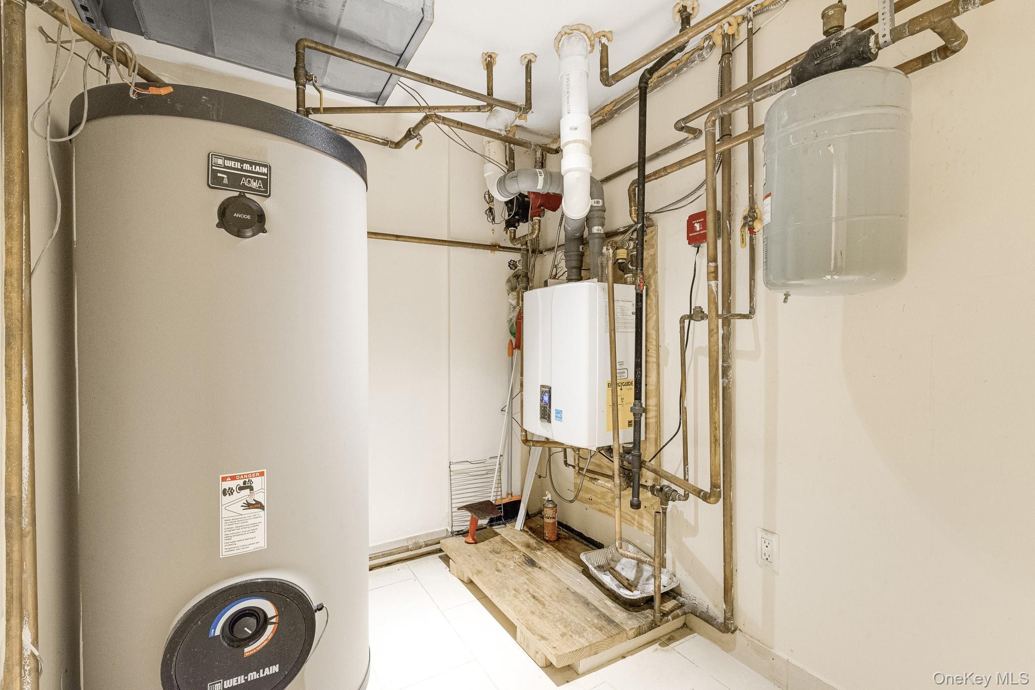 Single Family 58th  Queens, NY 11379, MLS-928439-31