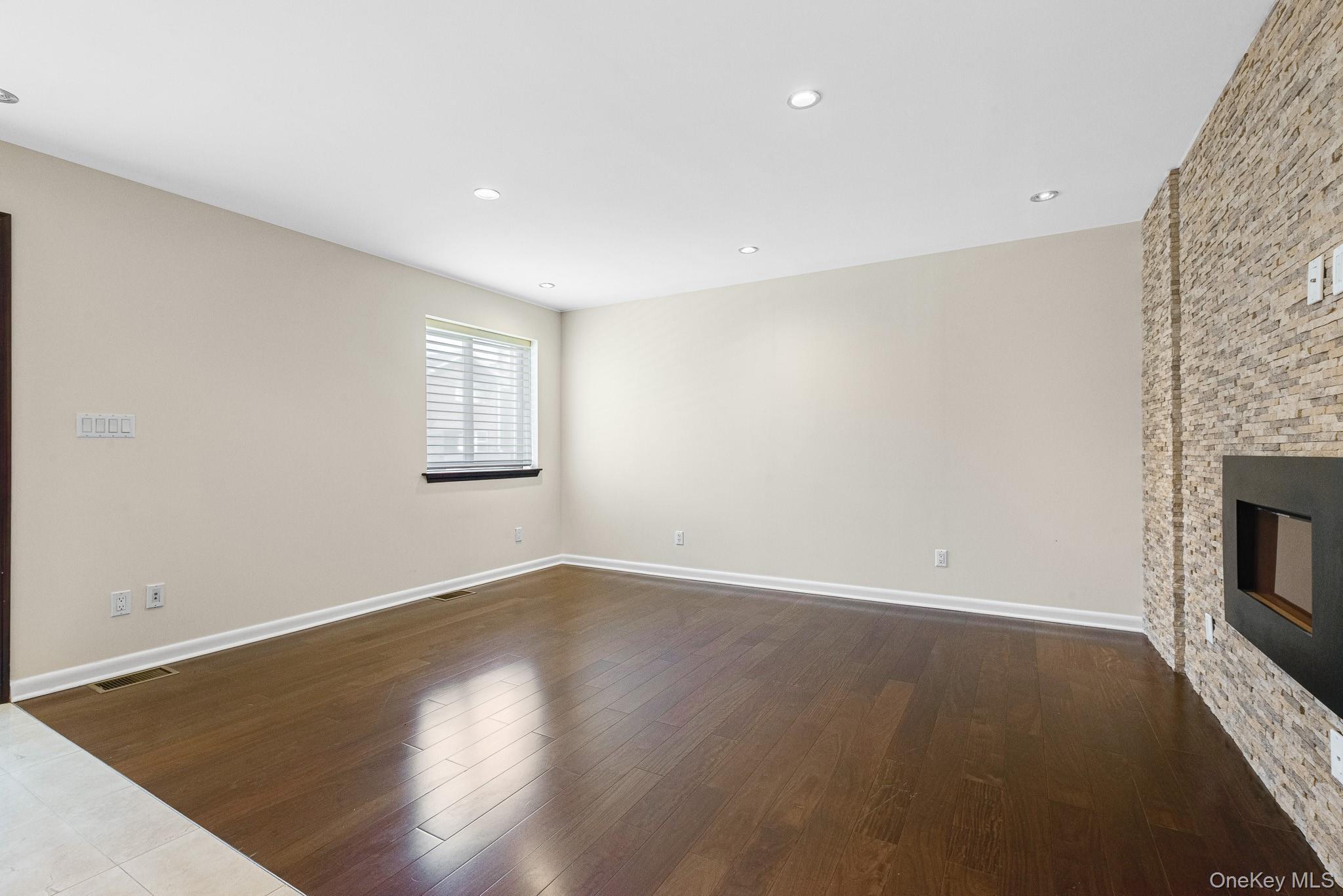 Single Family 58th  Queens, NY 11379, MLS-928439-37