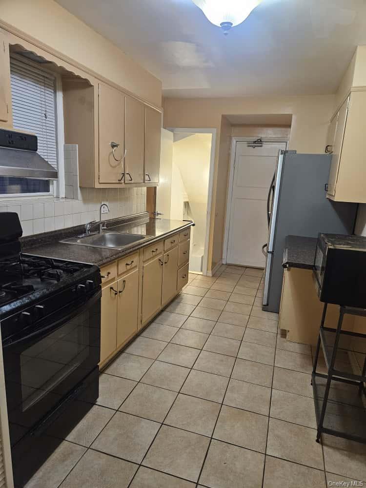 Single Family 87th Queens, NY 11435, MLS-928445-9