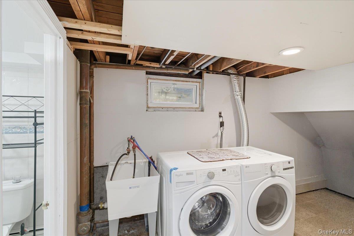 Single Family Brookside  Nassau County, NY 11553, MLS-928459-25