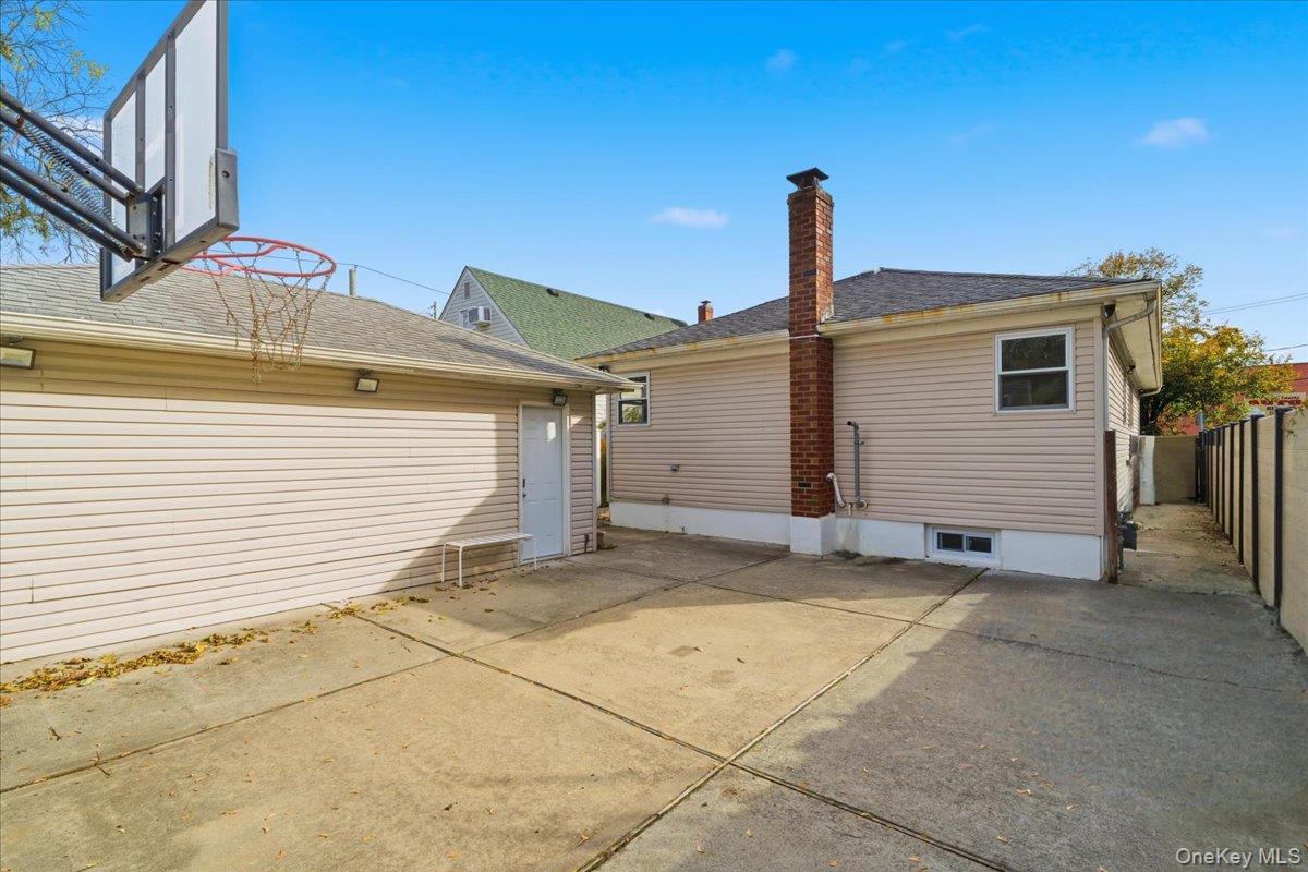 Single Family Brookside  Nassau County, NY 11553, MLS-928459-3