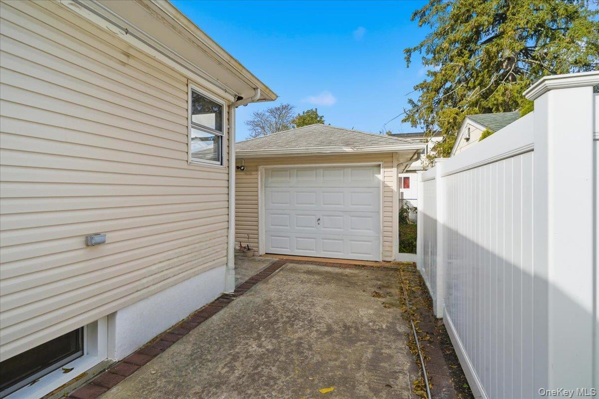 Single Family Brookside  Nassau County, NY 11553, MLS-928459-4