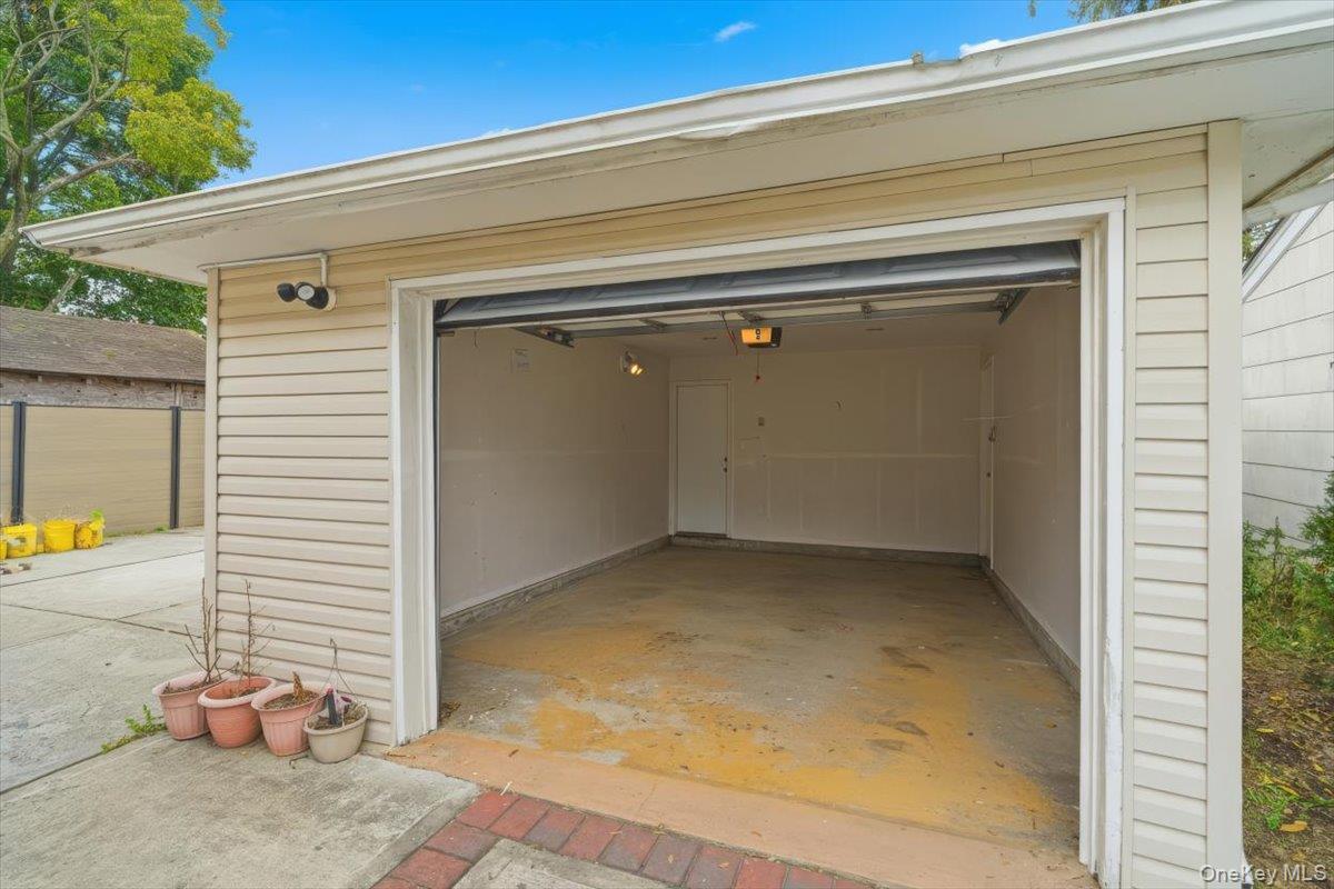 Single Family Brookside  Nassau County, NY 11553, MLS-928459-5