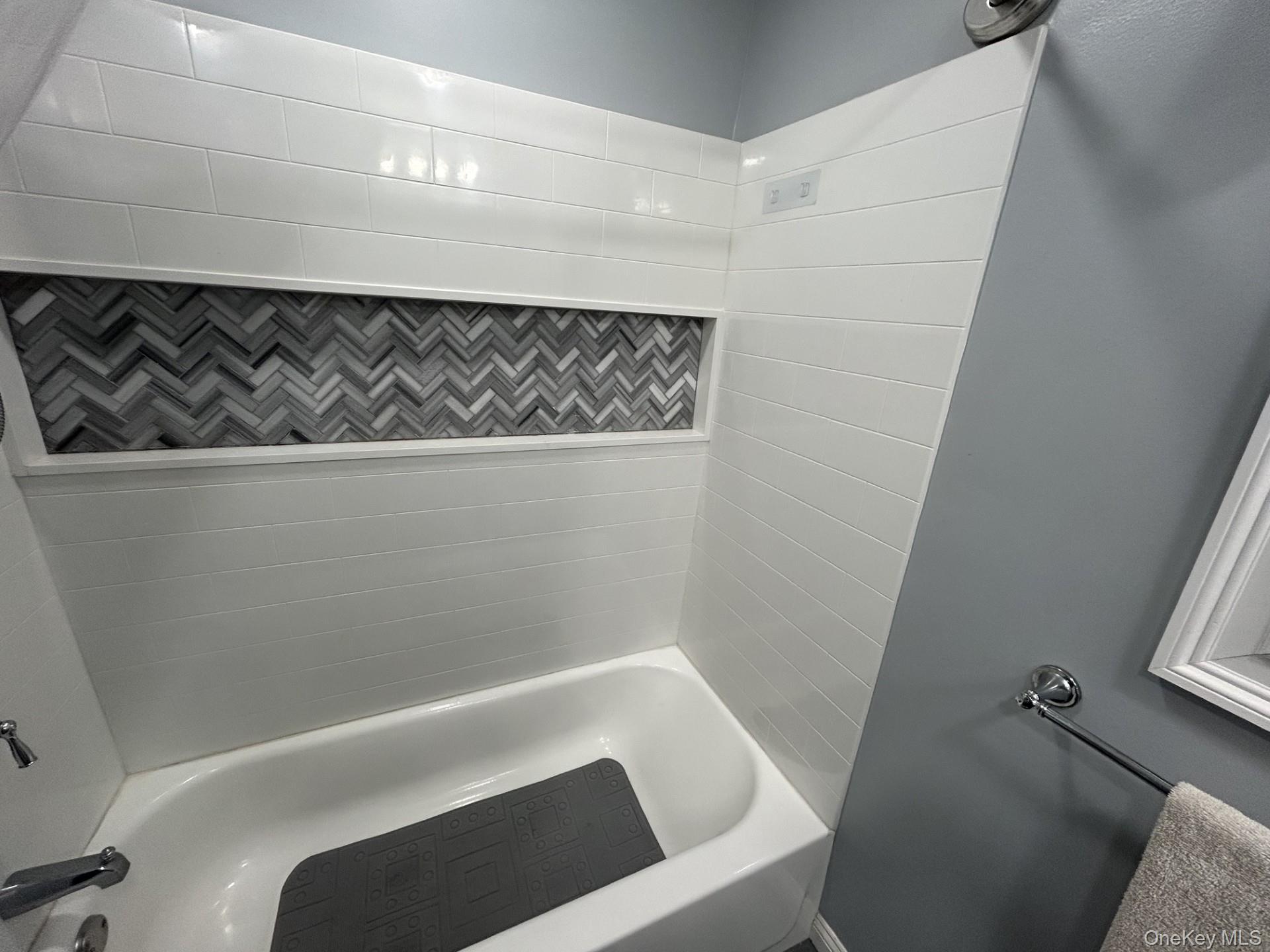 Single Family Lakeview Suffolk County, NY 11953, MLS-928478-14