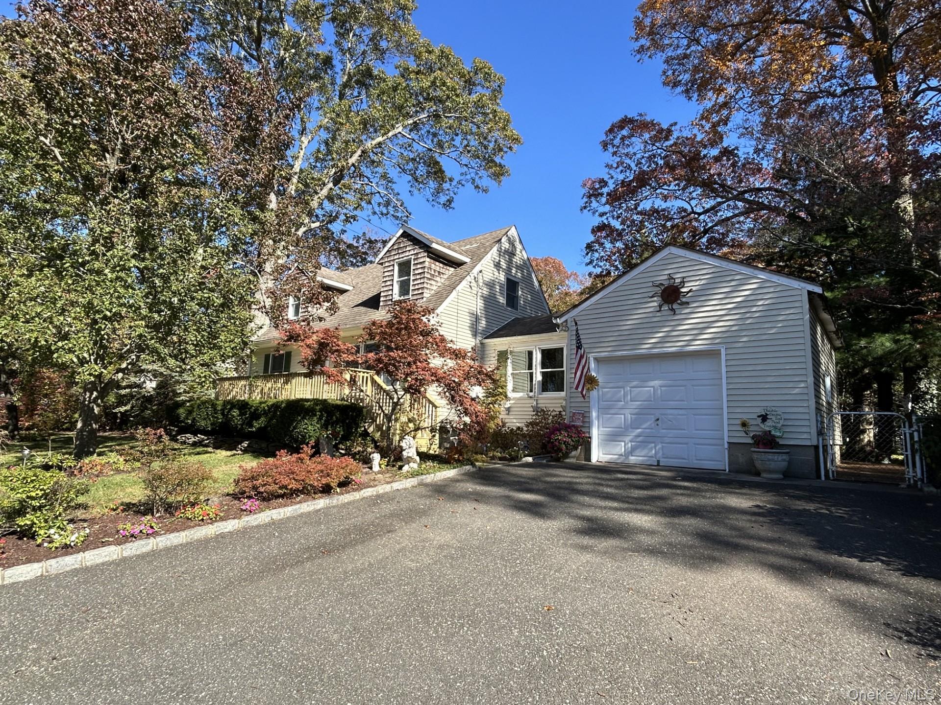 Single Family Lakeview Suffolk County, NY 11953, MLS-928478-2