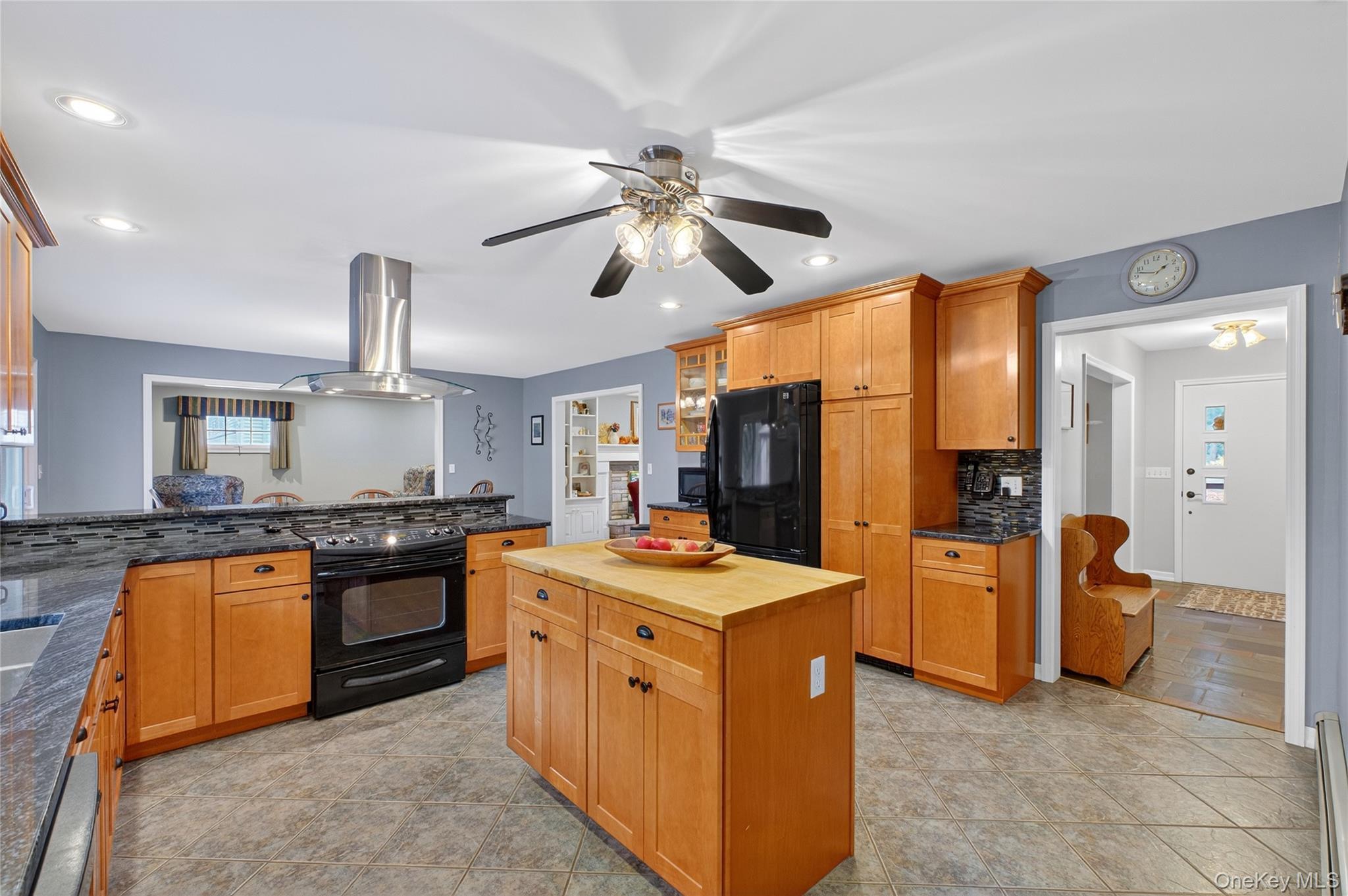 Single Family Round Hill  Dutchess County, NY 12603, MLS-928487-16