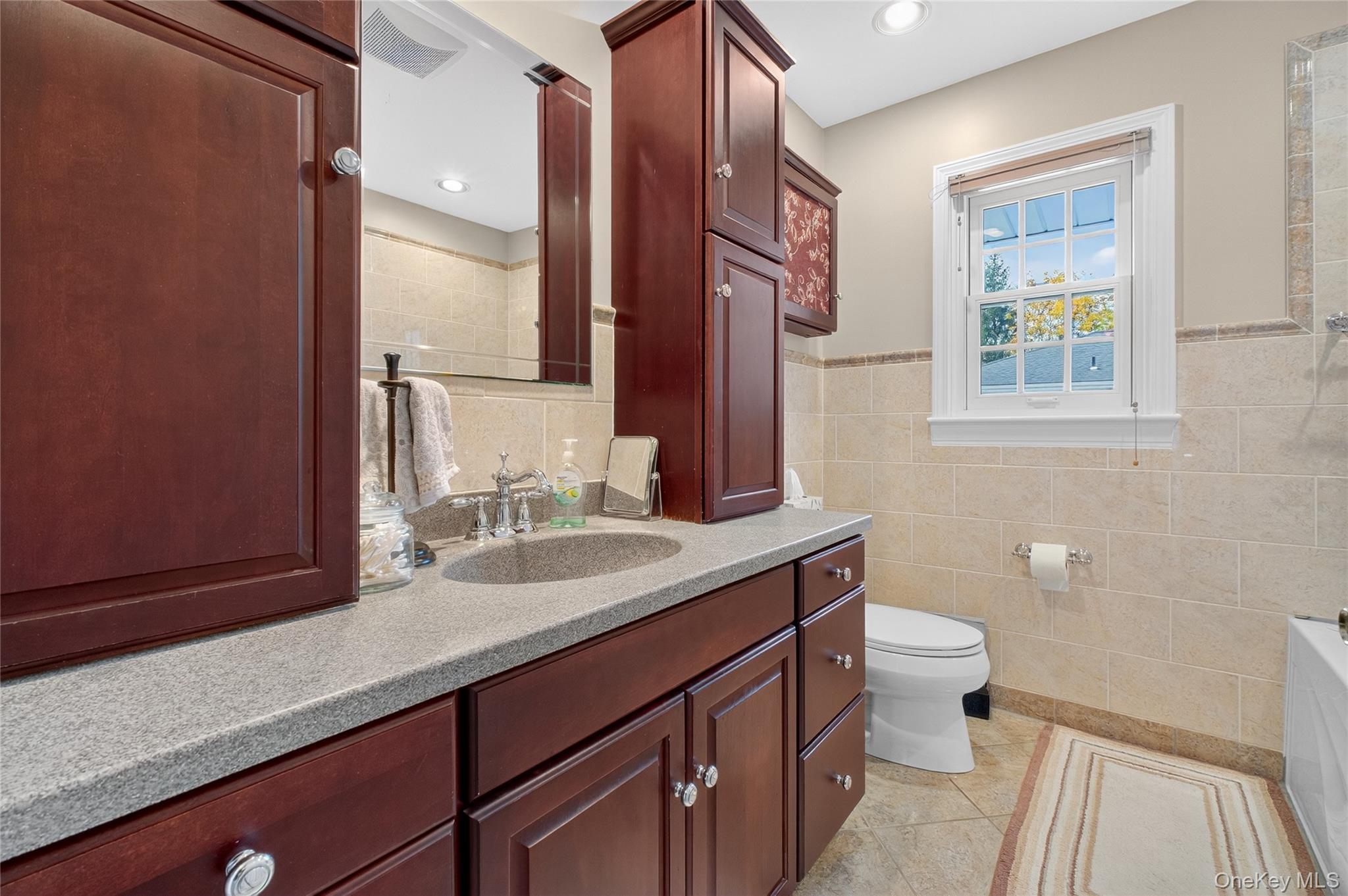 Single Family Round Hill  Dutchess County, NY 12603, MLS-928487-24