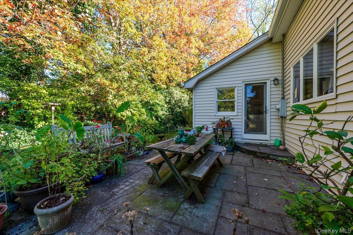 Single Family Cold Spring Hills Suffolk County, NY 11743, MLS-928509-33