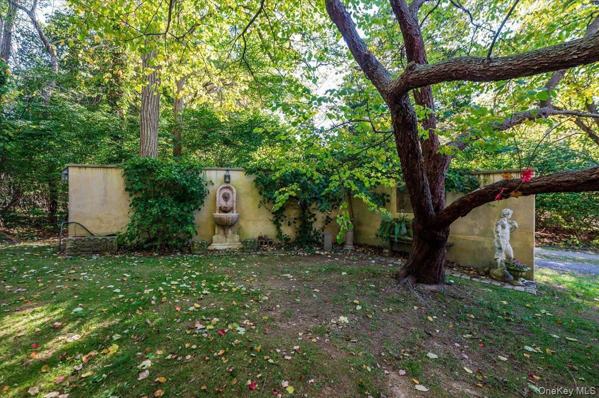 Single Family Cold Spring Hills Suffolk County, NY 11743, MLS-928509-36