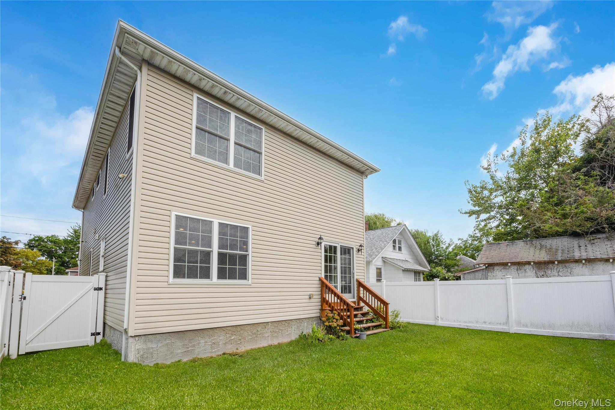 Single Family Harvard Place  Nassau County, NY 11510, MLS-928528-27