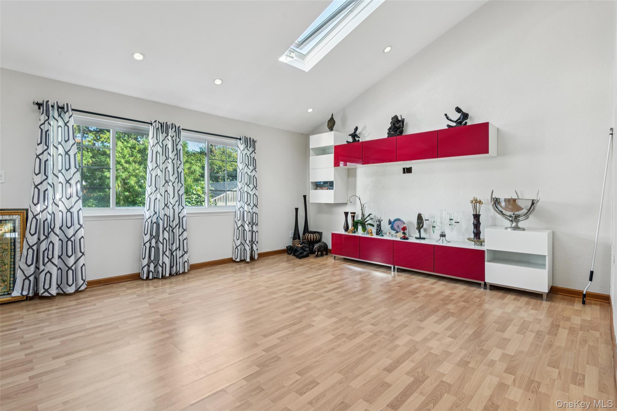 Single Family Valley  Nassau County, NY 11581, MLS-928529-16