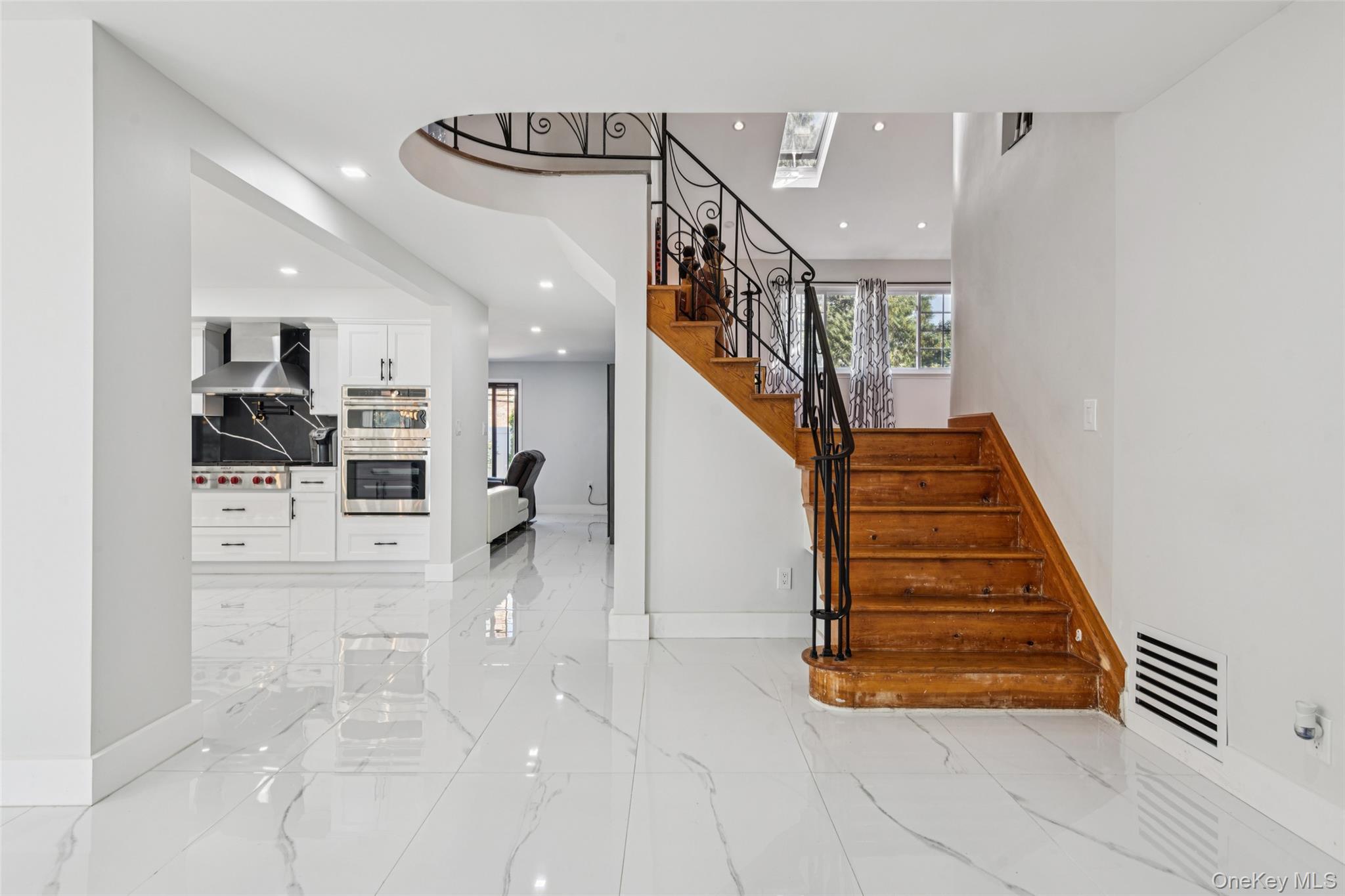 Single Family Valley  Nassau County, NY 11581, MLS-928529-2