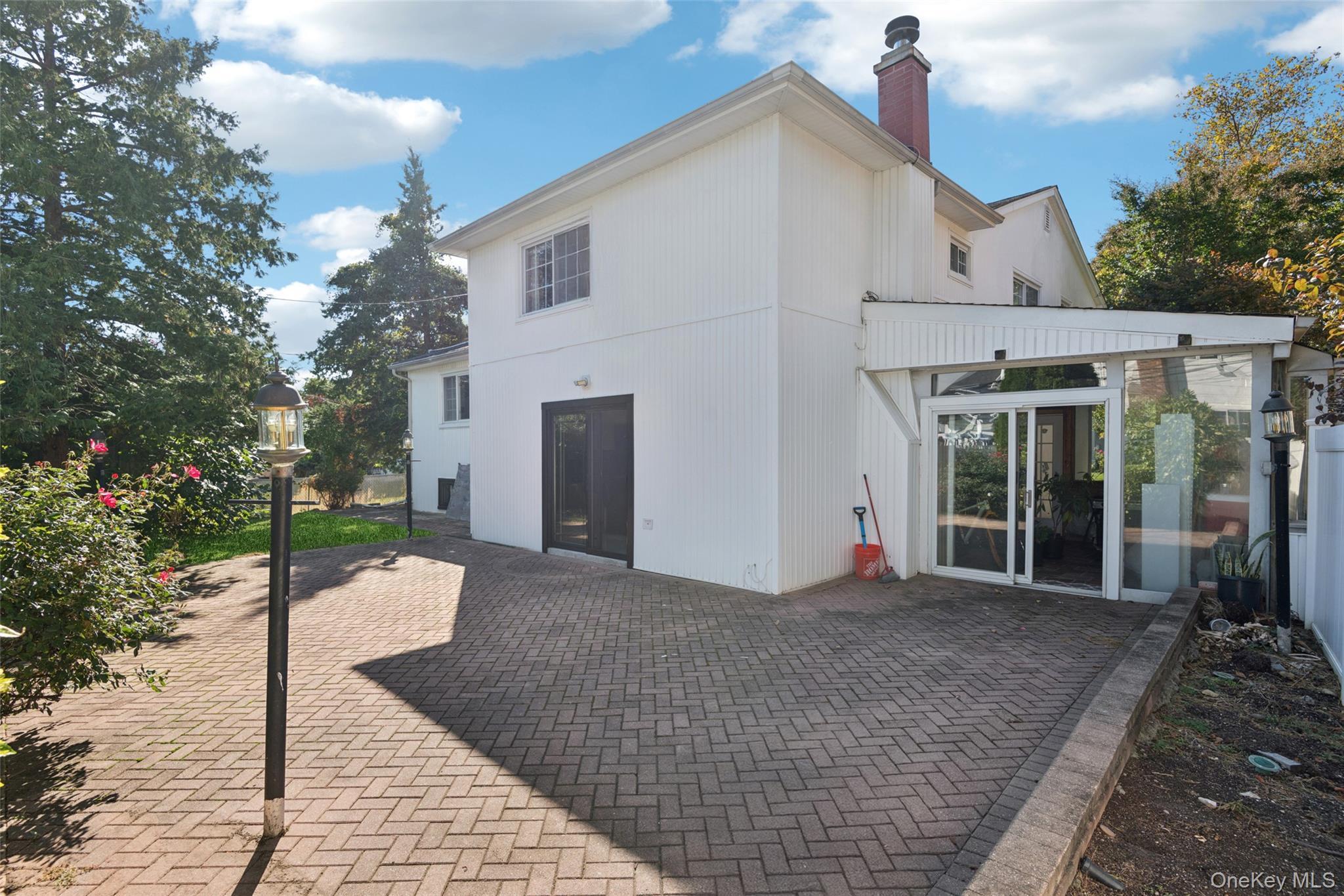 Single Family Valley  Nassau County, NY 11581, MLS-928529-25