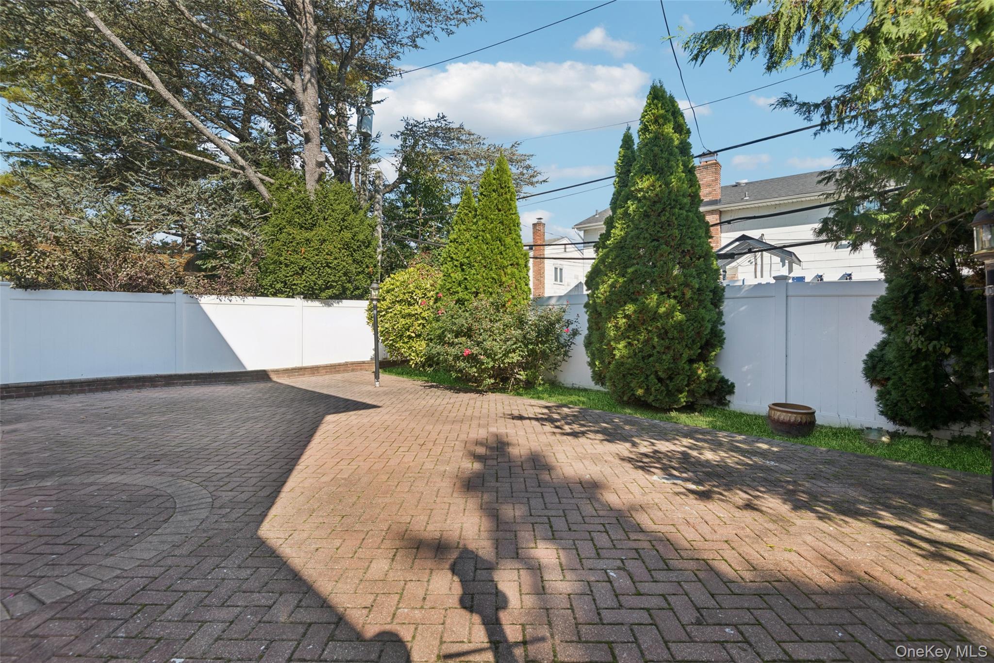 Single Family Valley  Nassau County, NY 11581, MLS-928529-26