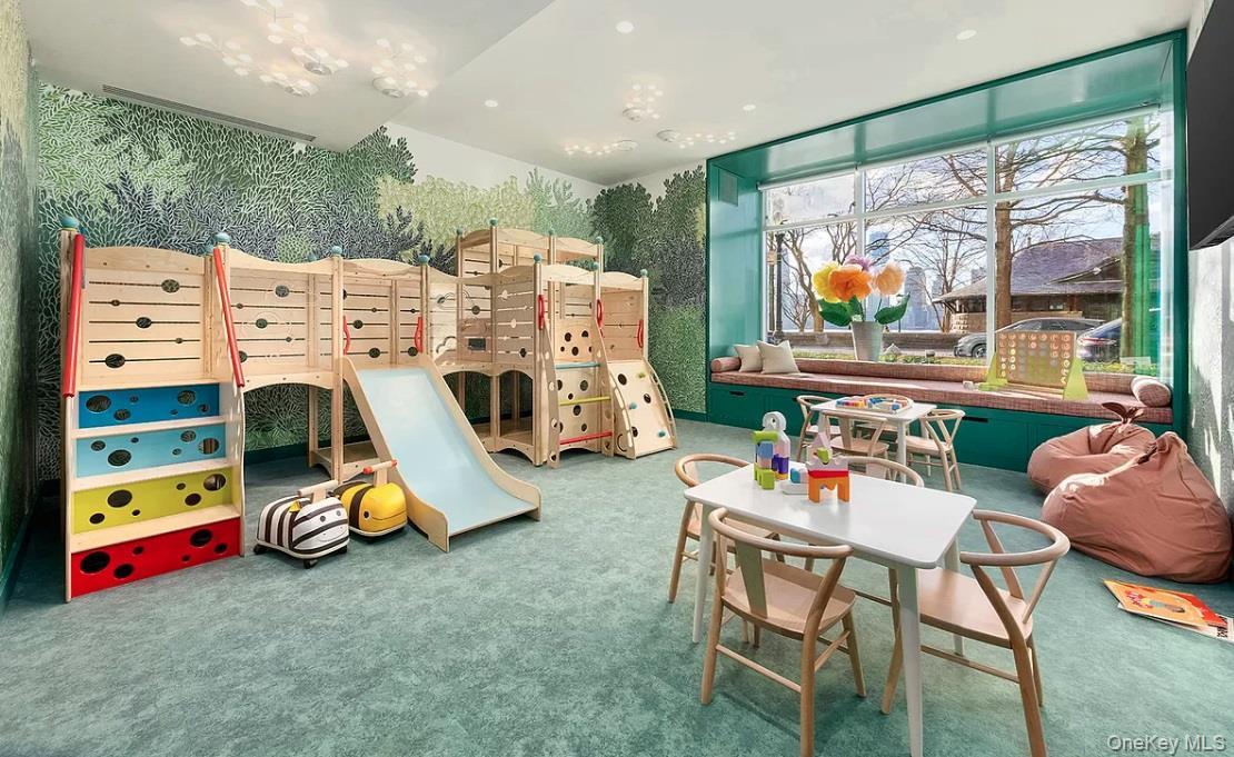 Apartment River Manhattan, NY 10282, MLS-928532-10