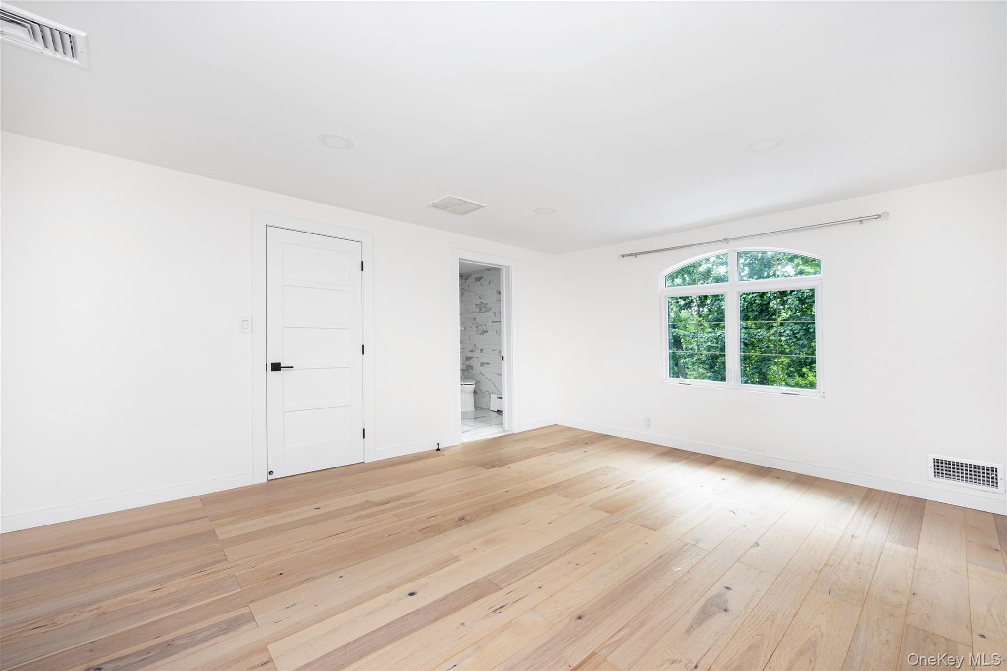 Single Family Rivers Nassau County, NY 11020, MLS-928543-17