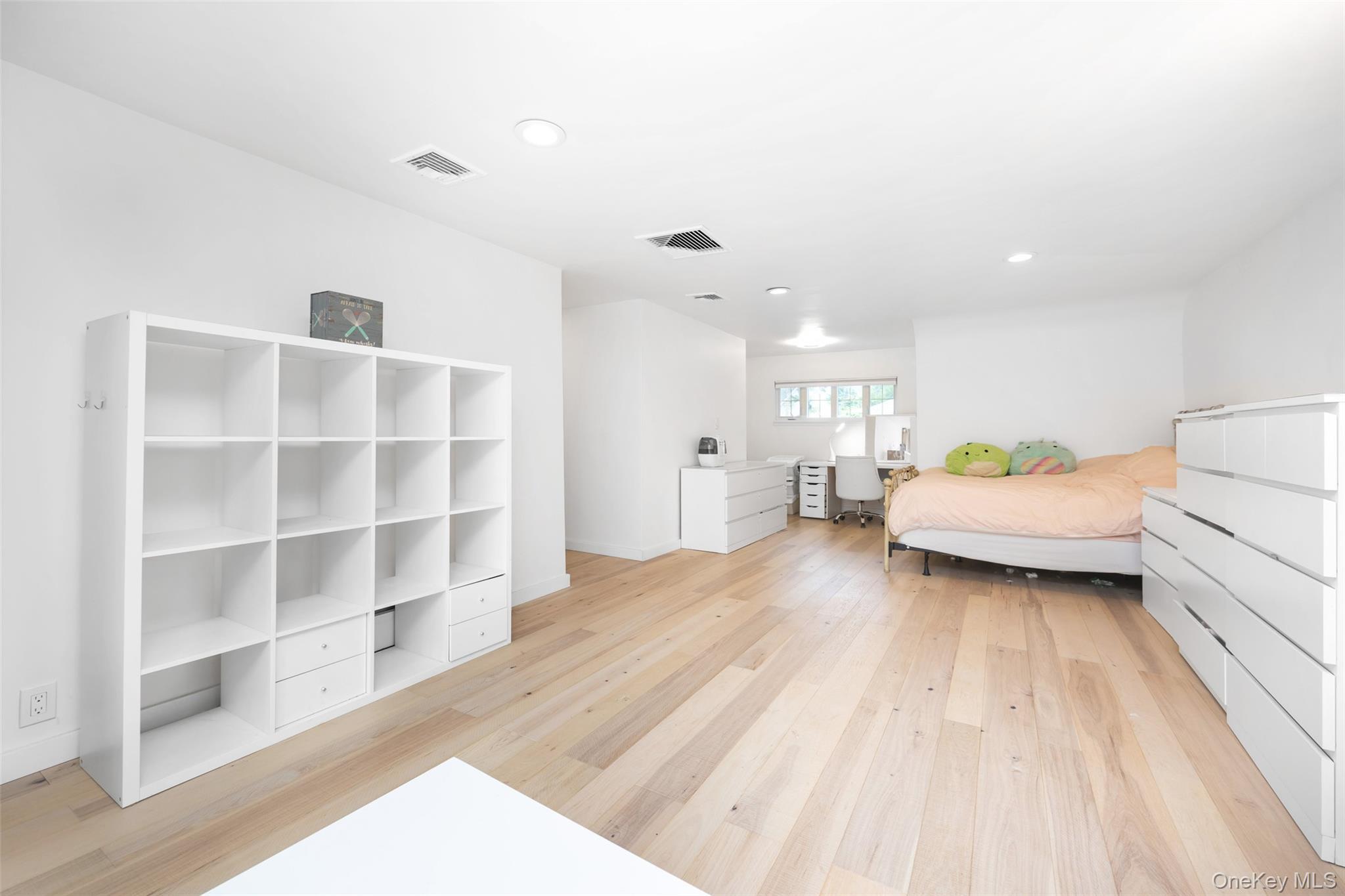 Single Family Rivers Nassau County, NY 11020, MLS-928543-19