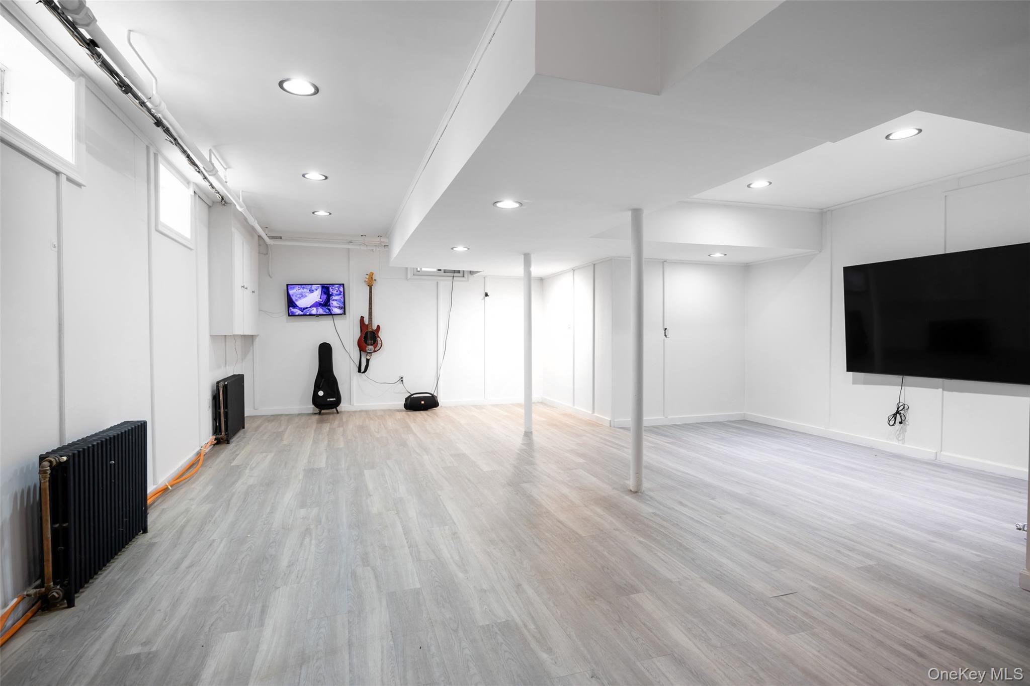 Single Family Rivers Nassau County, NY 11020, MLS-928543-29