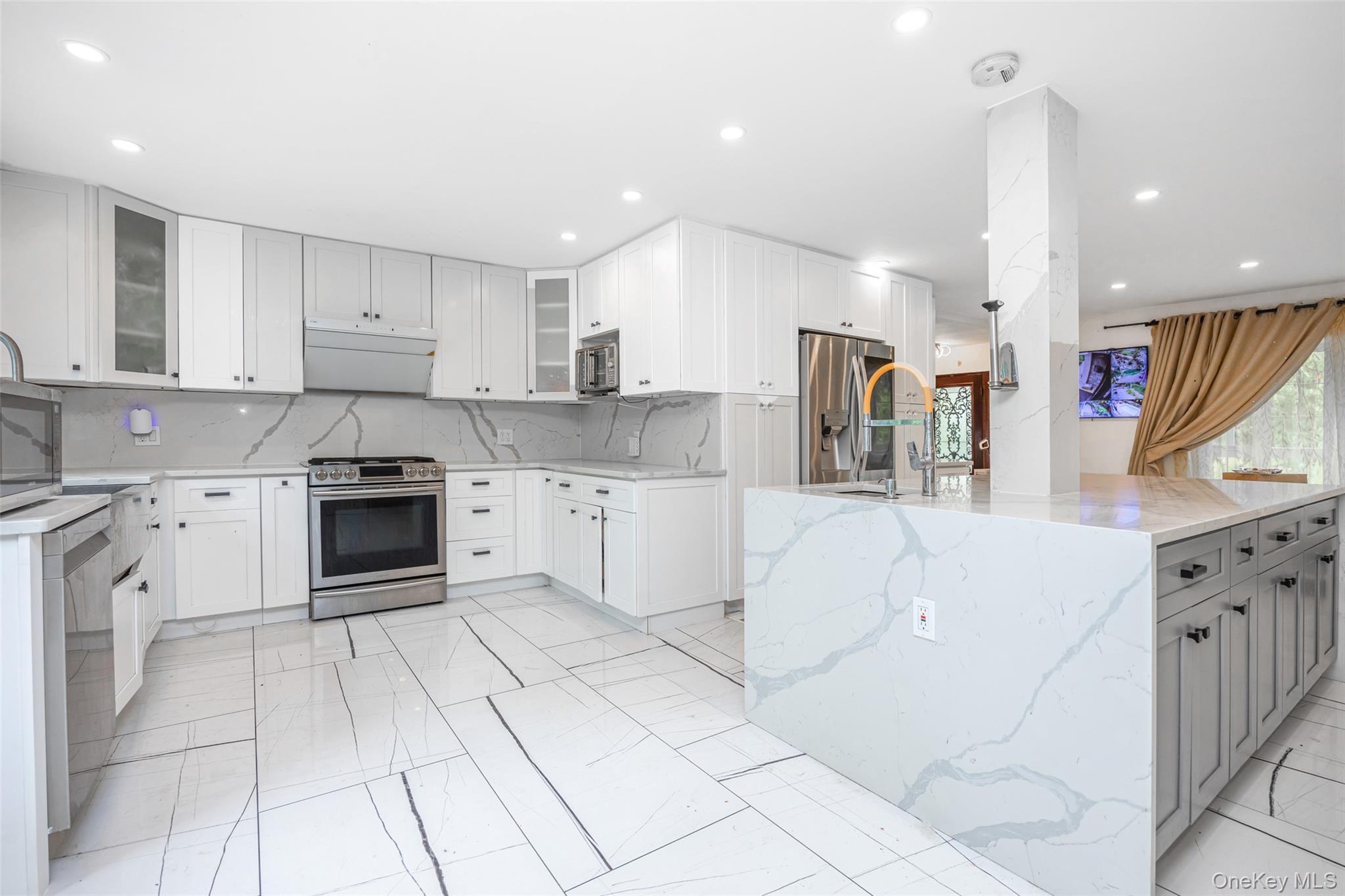 Single Family Rivers Nassau County, NY 11020, MLS-928543-4