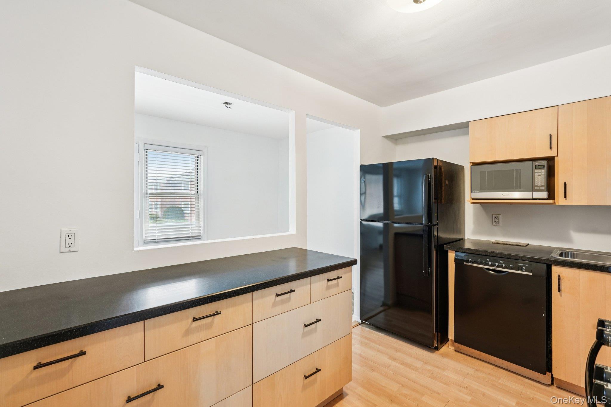 Coop Maple  Westchester County, NY 10706, MLS-928564-12