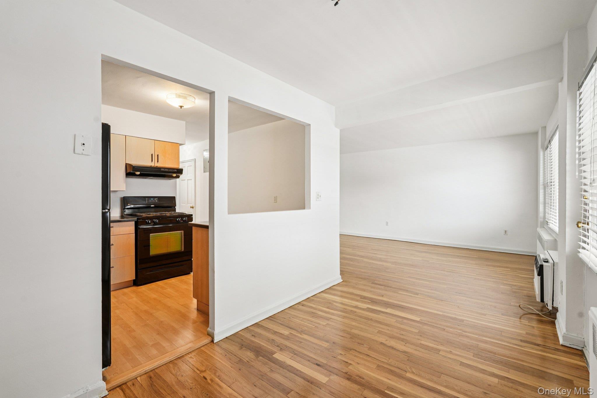 Coop Maple  Westchester County, NY 10706, MLS-928564-14