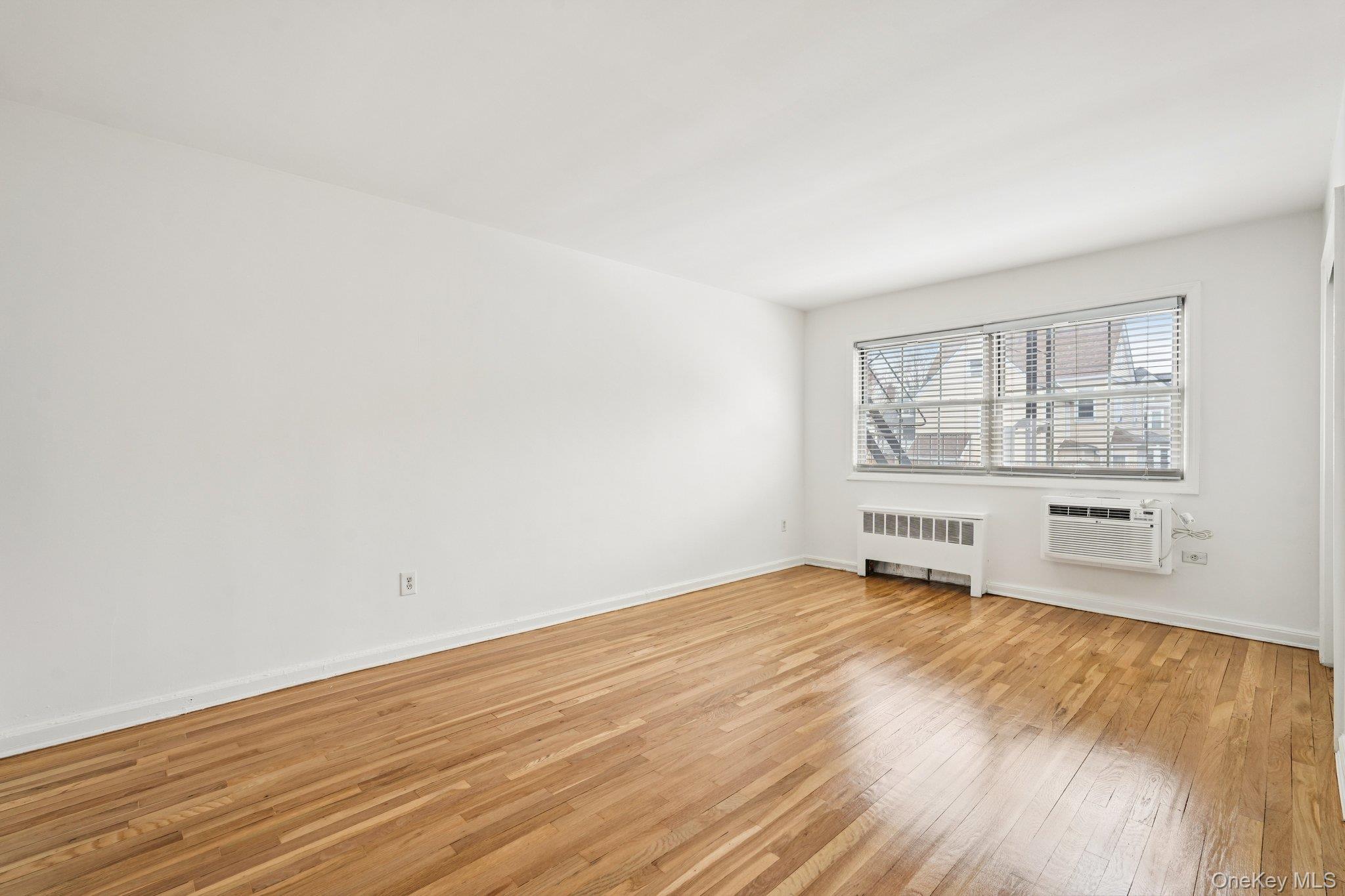 Coop Maple  Westchester County, NY 10706, MLS-928564-15