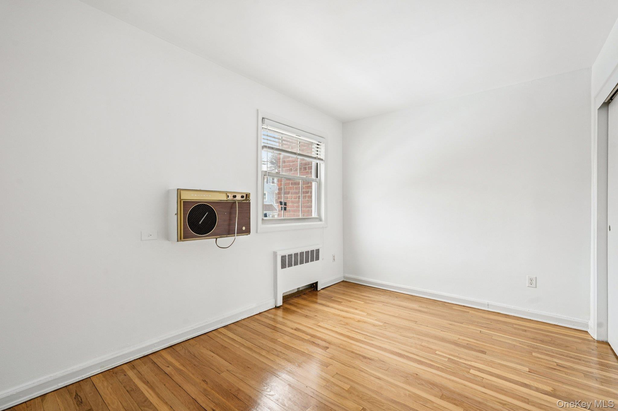 Coop Maple  Westchester County, NY 10706, MLS-928564-20