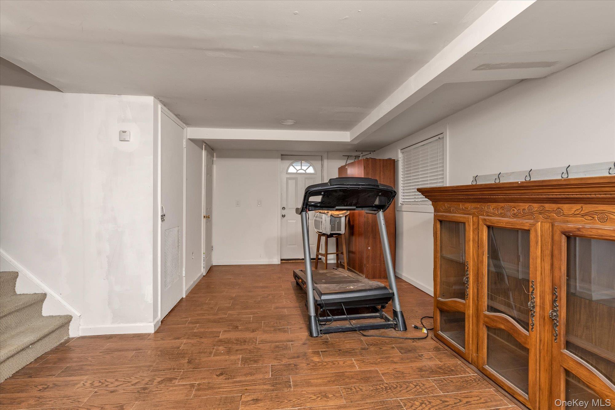 Single Family Cheshire Nassau County, NY 11096, MLS-928601-14