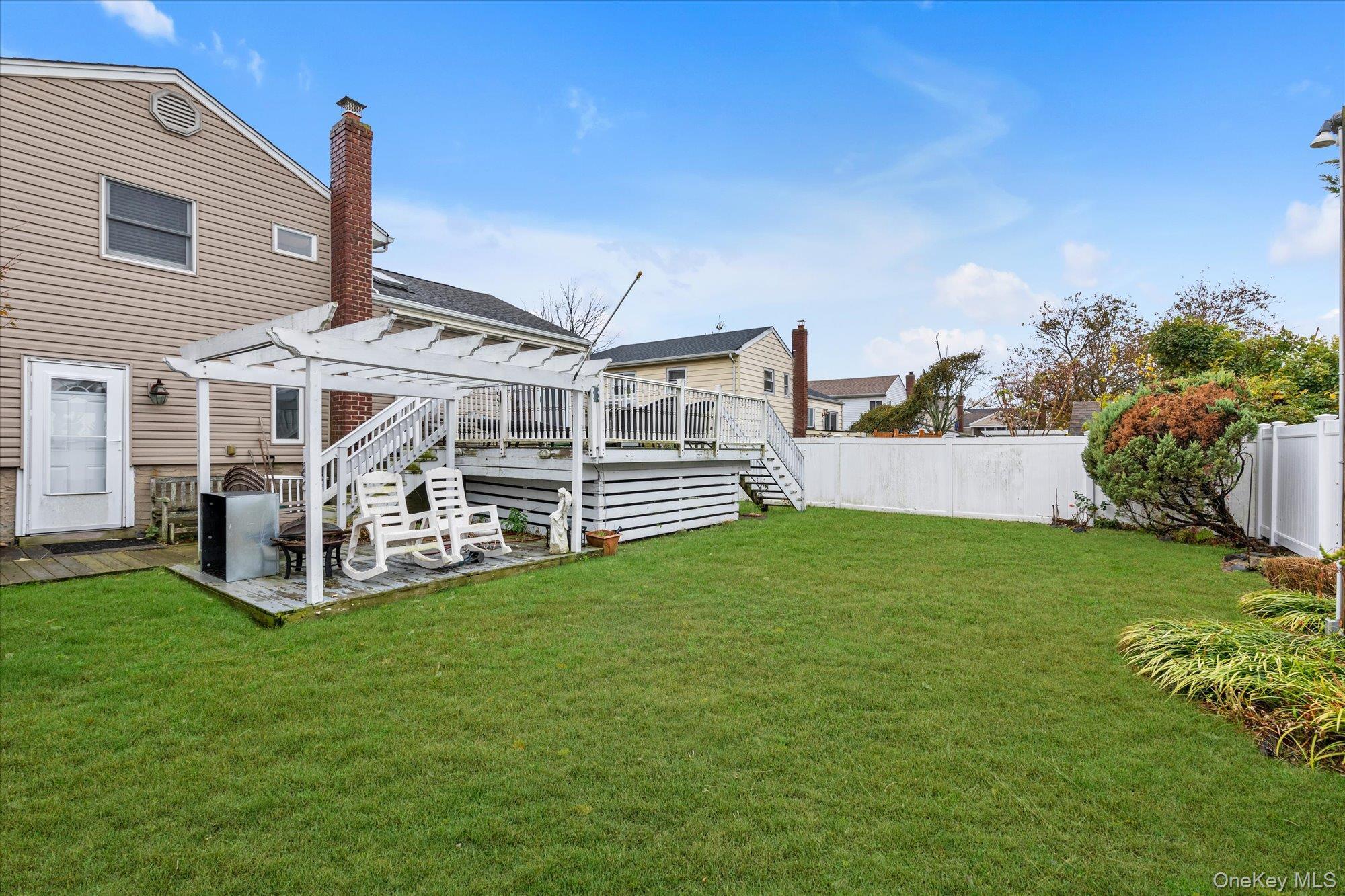 Single Family Cheshire Nassau County, NY 11096, MLS-928601-19