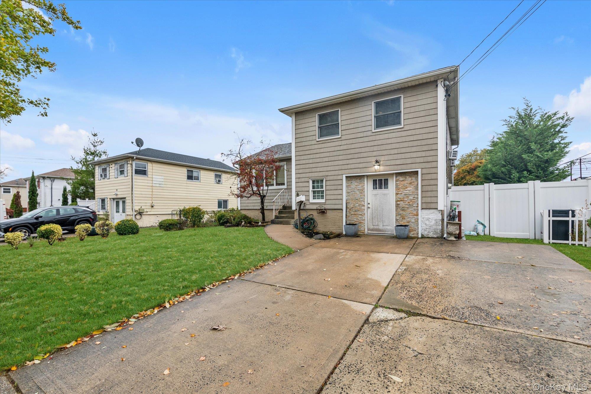 Single Family Cheshire  Nassau County, NY 11096, MLS-928601-21