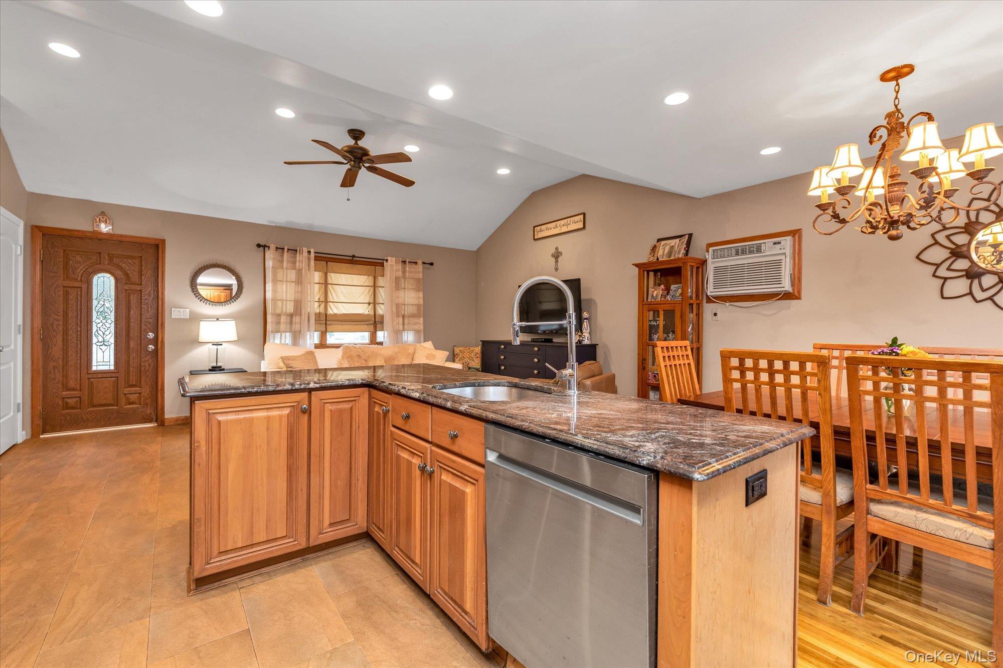 Single Family Cheshire Nassau County, NY 11096, MLS-928601-8