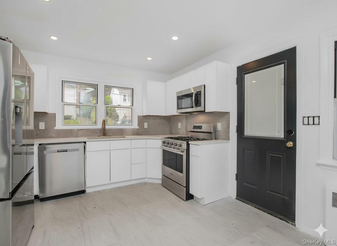 Single Family Linn ( Aka 183 Putnam Avenue)  Westchester County, NY 10705, MLS-928639-2