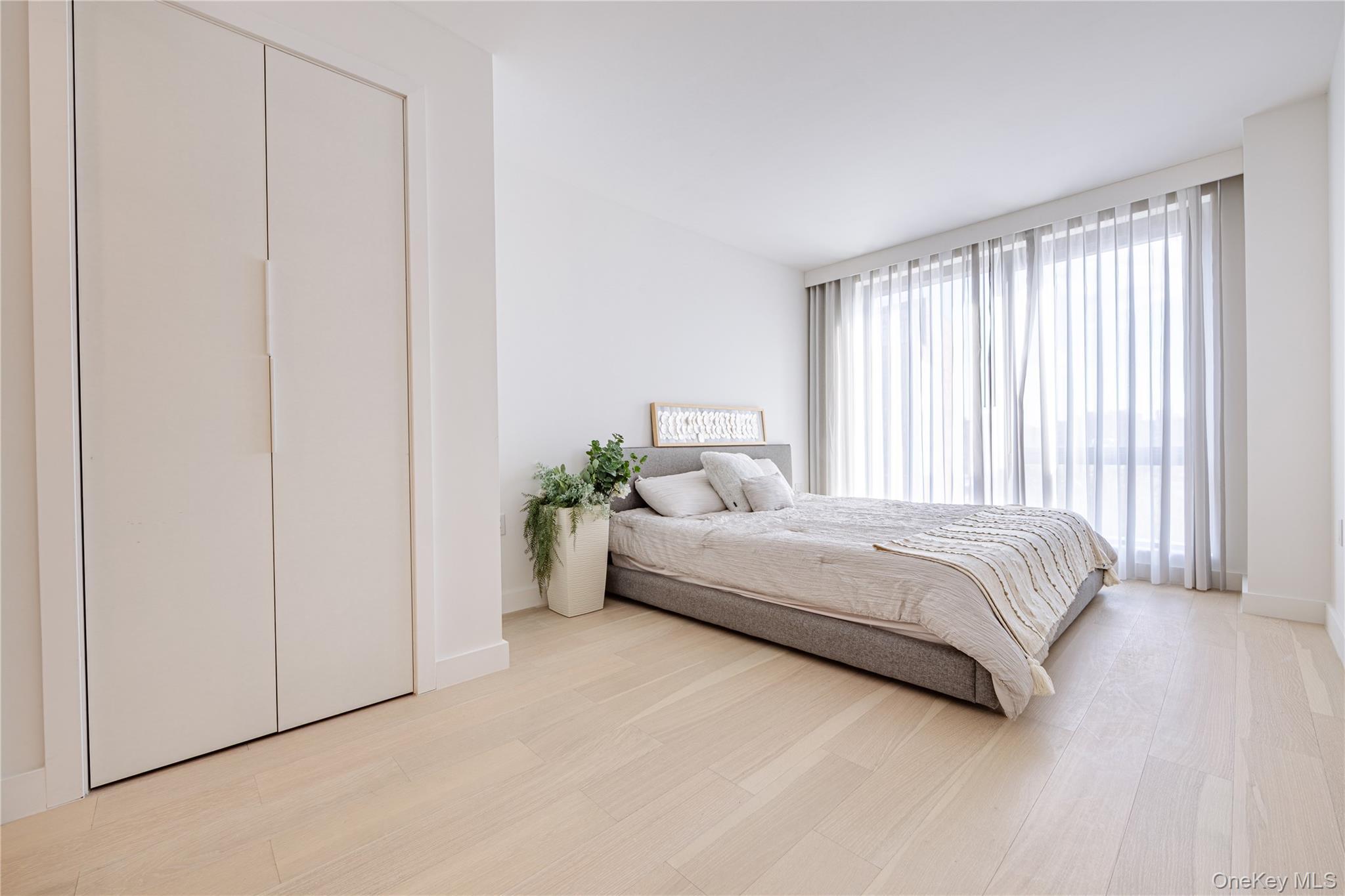 Condo Northern Blvd  Queens, NY 11354, MLS-928646-4