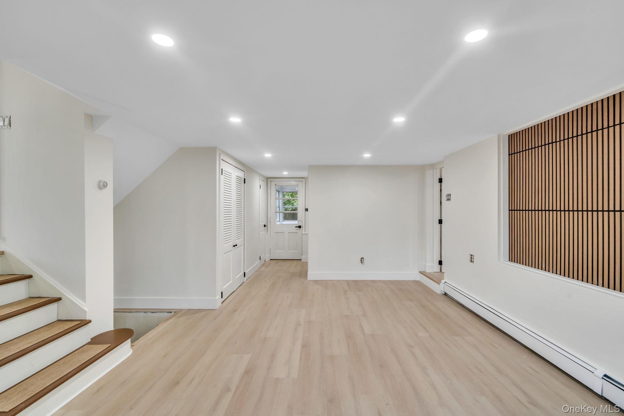 Single Family Woodlawn Suffolk County, NY 11780, MLS-928655-11